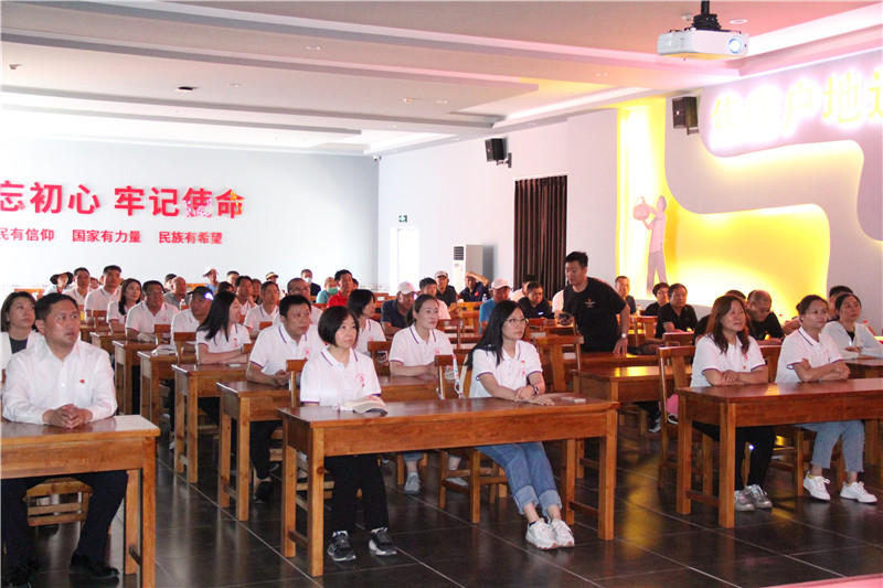 倍舒特企业党支部“赓续红色血脉，重温入党誓词”活动